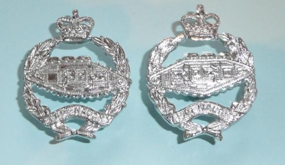 RTR Royal Tank Regiment aa Anodised Pair of Matched Facing Collar Badges, QEII crown