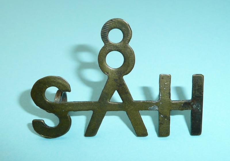 WW1 South Africa - 8 / SAH Theatre Made Brass Shoulder Title - 8th South African Horse