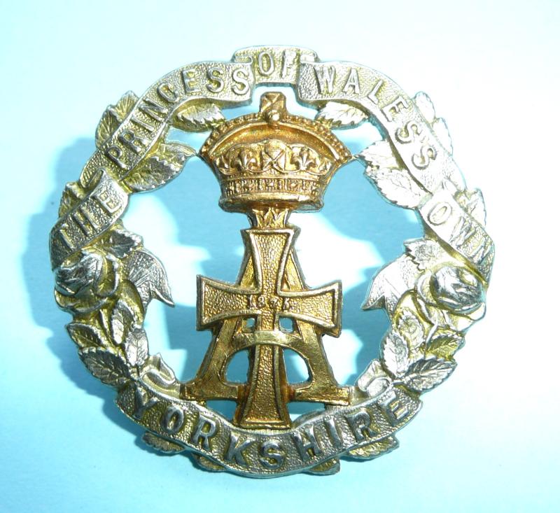 The Green Howards ( Alexandra, Princess of Wales's Own Yorkshire Regiment) - 1st Pattern QVC Victorian / EDVII Other Ranks Bi-metal Cap Badge